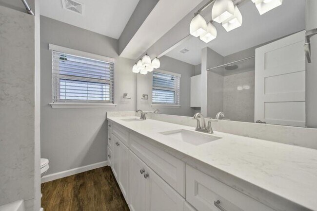 Building Photo - 5506 Braesvalley Dr