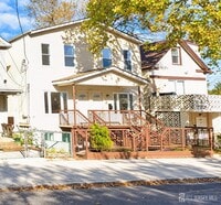 Building Photo - 661 Catherine St