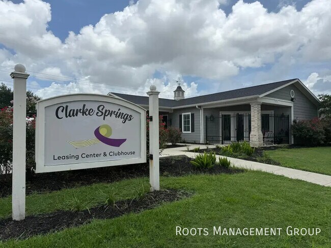 Building Photo - 15706 Clarke Springs Dr