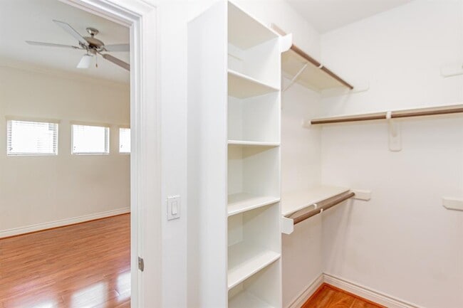 Building Photo - 5514 Crooms St