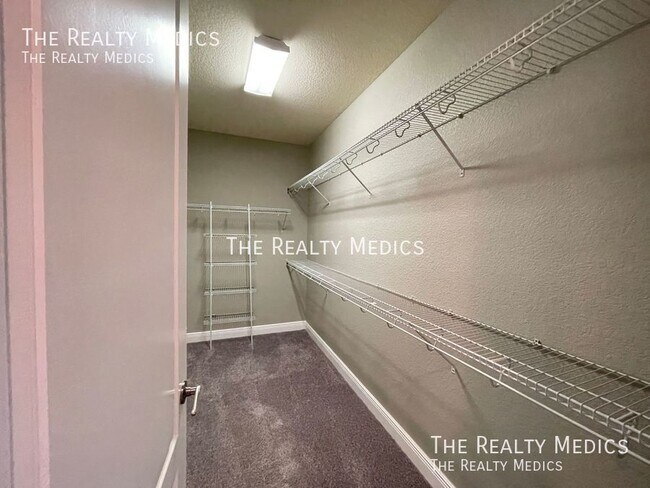 Building Photo - 8422 Kelsall Dr