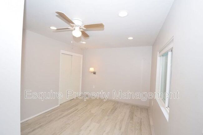 Building Photo - 138 Oak St