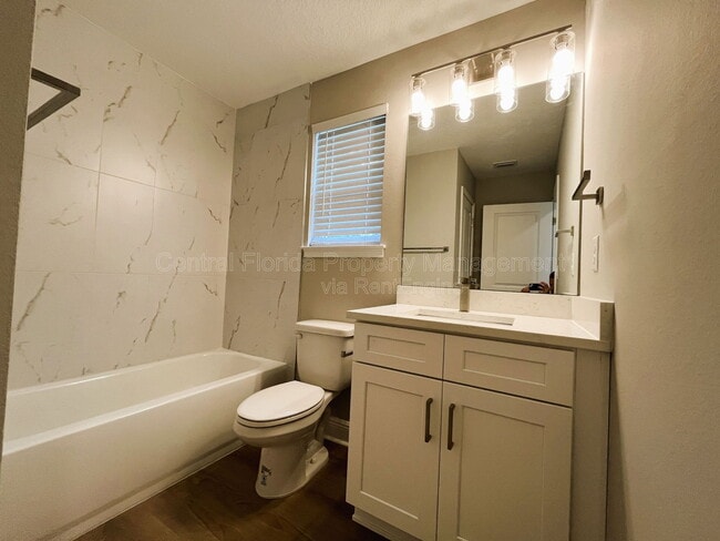 Building Photo - 2220 S Bumby Ave