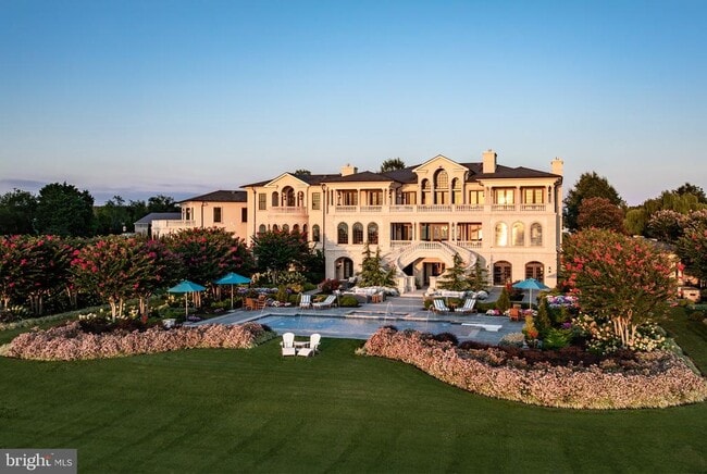 Building Photo - 200 Bridgeview Ln