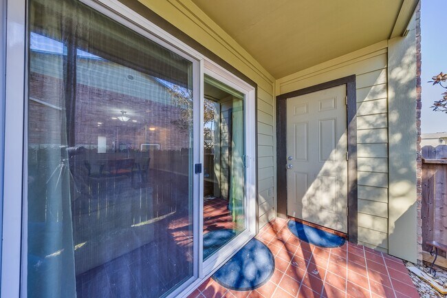 Building Photo - 18800 Egret Bay Blvd