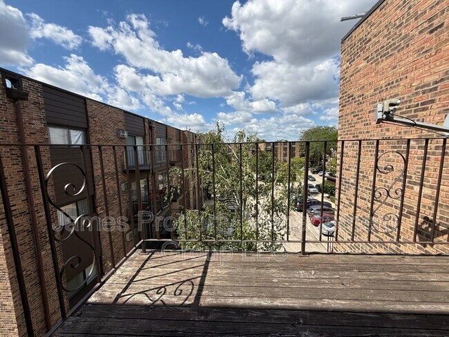 Building Photo - 8923 Knight Ave