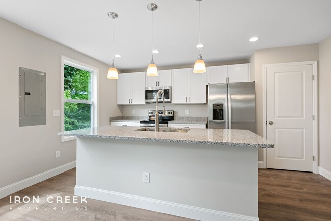Building Photo - Stunning Pet-Friendly New Construction Dup...