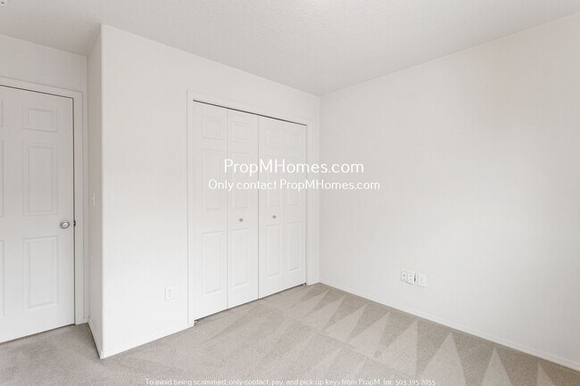 Building Photo - Colorful Four Bedroom Home In Bethany W/ Spacious Backyard!