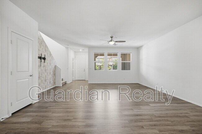 Building Photo - 2879 Cabrillo Terrace St