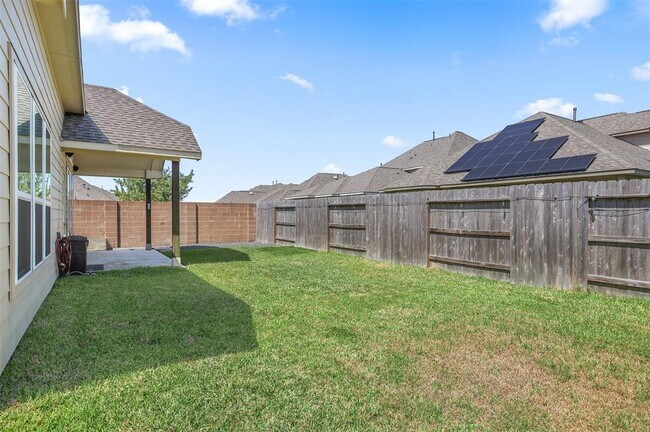 Building Photo - 2701 Bayrose Dr