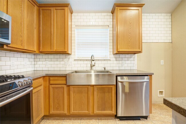 Building Photo - 6302 Denison Oaks Dr