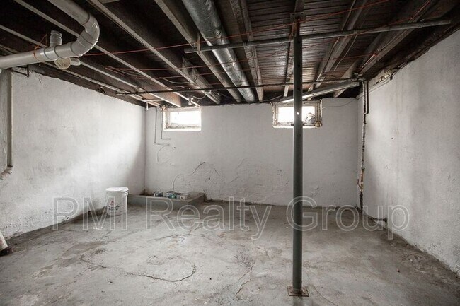 Building Photo - 3295 W 46th St