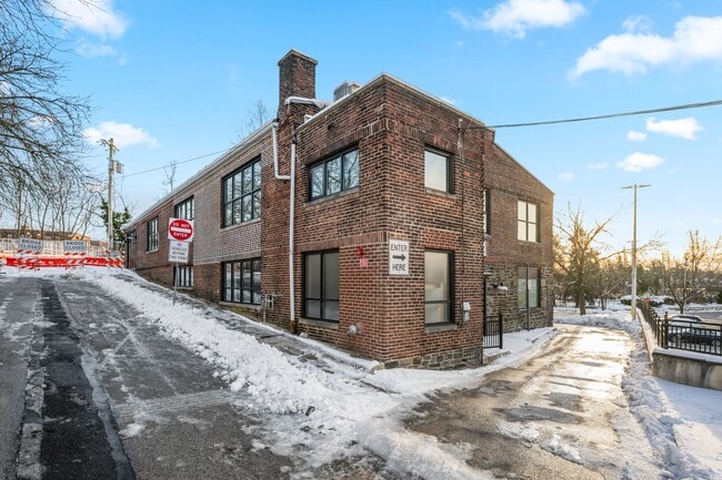 Building Photo - 80 Windsor Ave