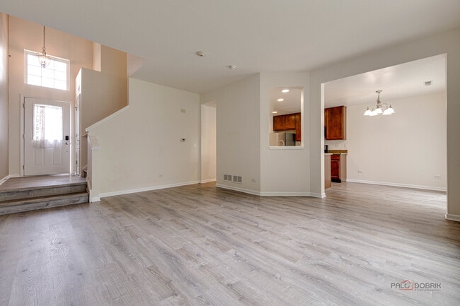 Building Photo - 347 Devoe Dr
