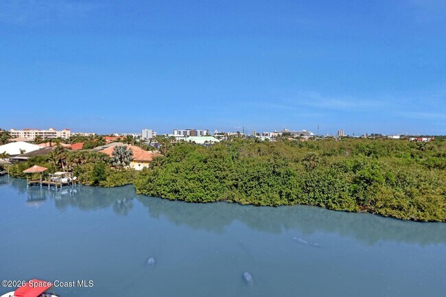 Building Photo - 300 Columbia Dr