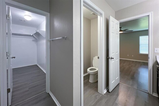 Building Photo - 2928 Cider Mill Ln