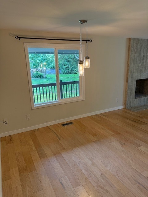 Building Photo - RARE FIND! 5 Bedroom Rambler with Fenced i...