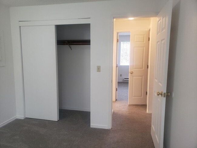 Building Photo - Great duplex in Gresham! rentalsc21.com