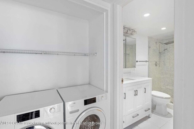 Building Photo - 3546 S Ocean Blvd