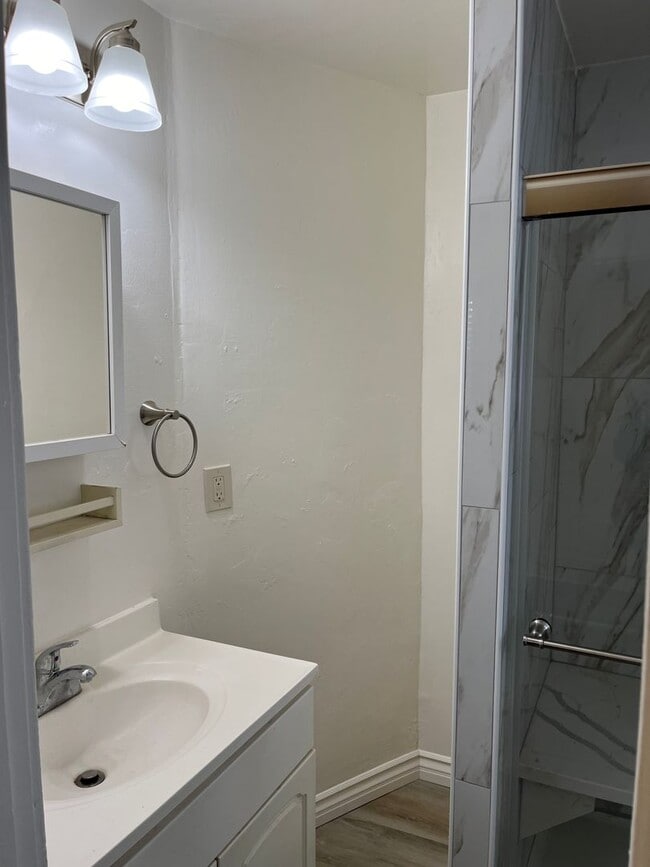 Building Photo - 3310 31st St