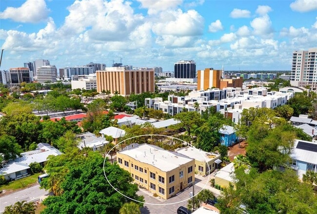 Building Photo - 321 Ohio Pl