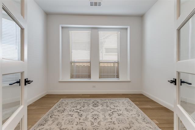 Building Photo - 8221 Legacy Oak Dr