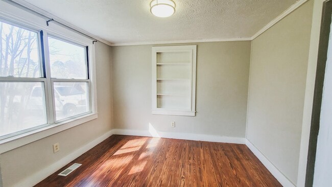 Building Photo - 103 Mimosa Ln