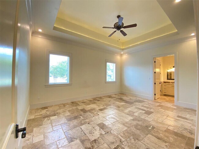Building Photo - 102 Long Point Cove