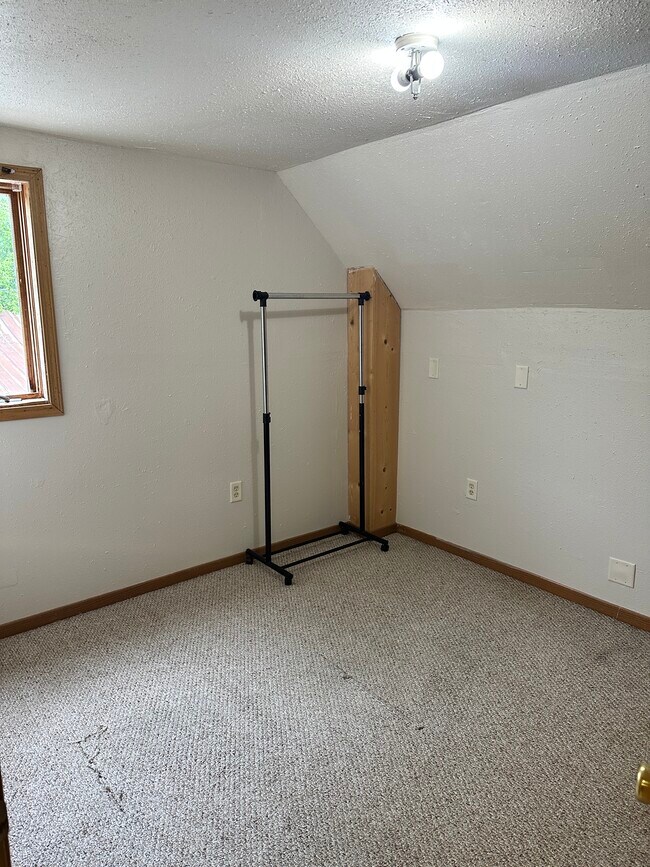 Building Photo - 121 4th St W