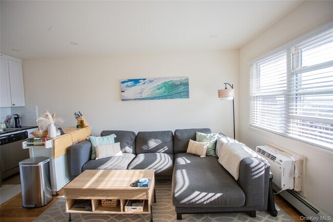 Building Photo - 765 Shore Rd