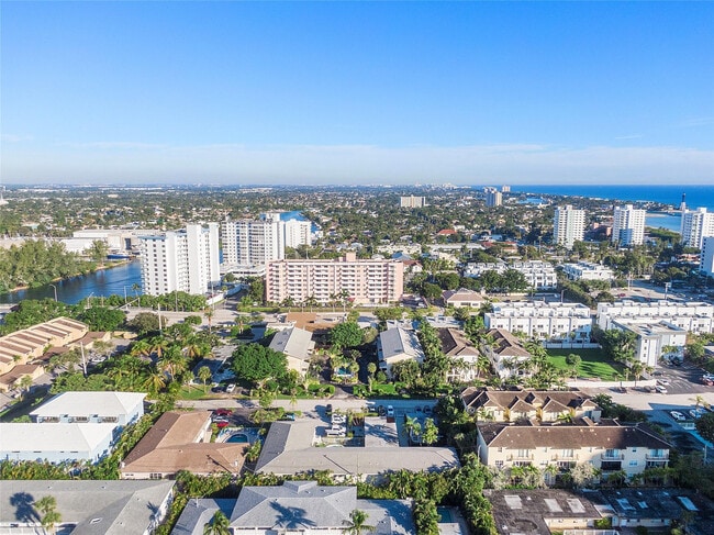 Building Photo - 3230 NE 13th St