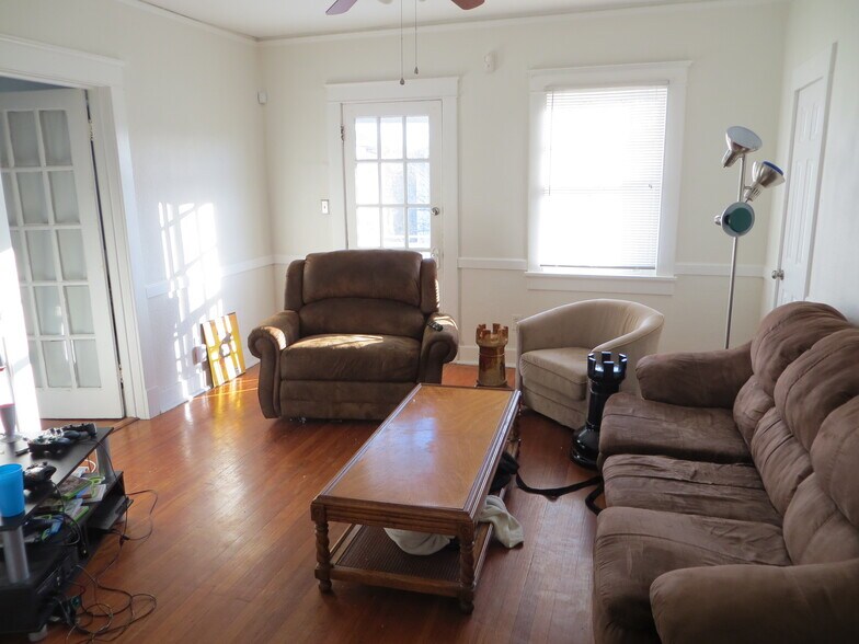 Building Photo - 5419 Story St