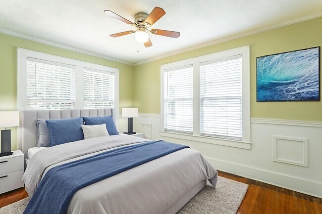 Building Photo - MOVE IN SPECIAL $1000 OFF 1ST MONTH'S RENT...