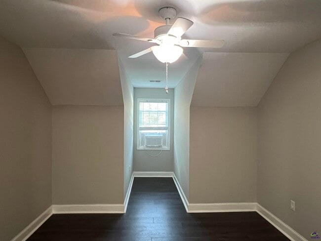 Building Photo - 253 Chadwick Cir