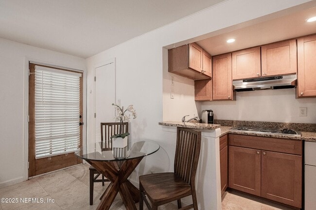 Building Photo - 4 20th Ave S