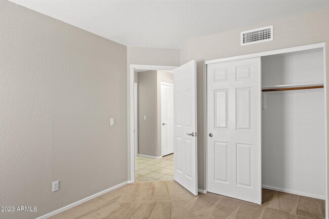 Building Photo - 2306 E Gondola Ln