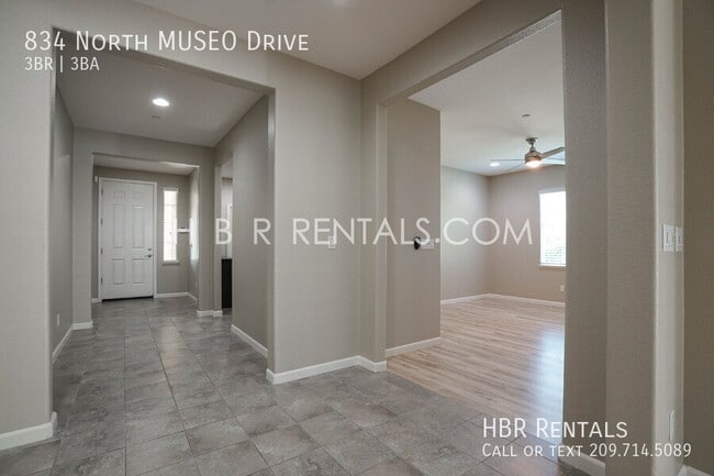 Building Photo - 834 N MUSEO Dr