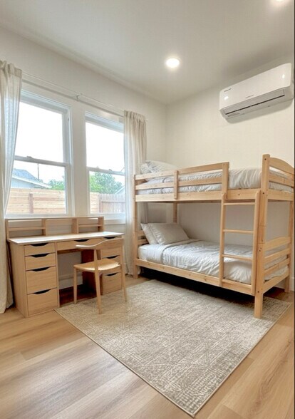 Building Photo - 852 Orange Ave