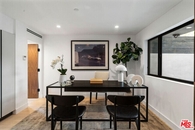 Building Photo - 2915 Avenel Terrace