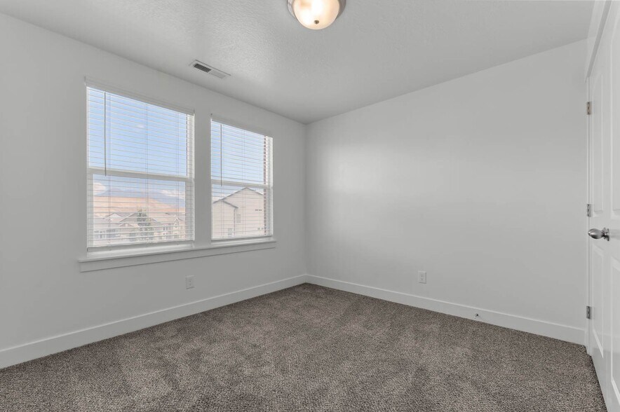 Building Photo - 16042 S Bodmin Way