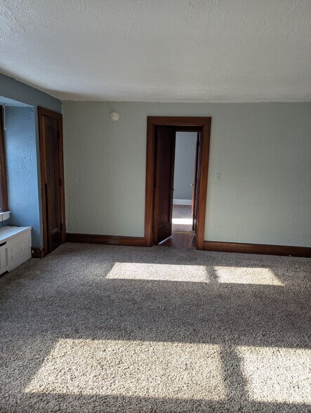 Building Photo - 663 W 7th St