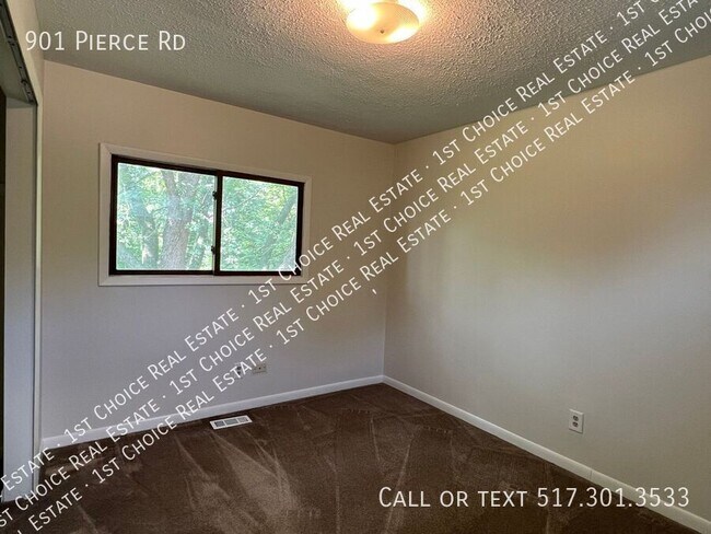 Building Photo - 901 Pierce Rd