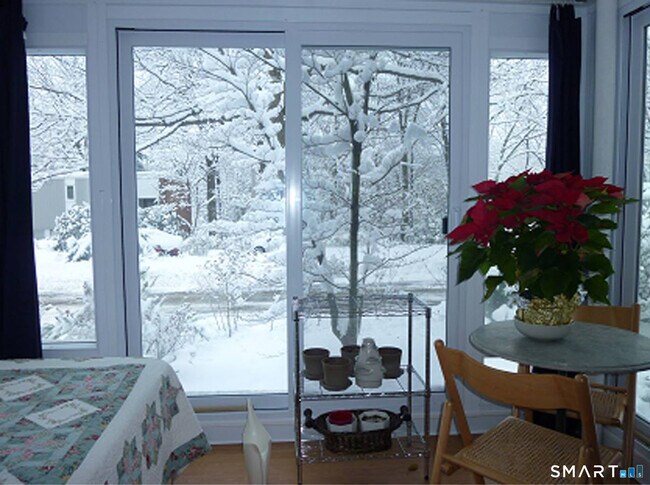 Building Photo - 22 North Lake Dr