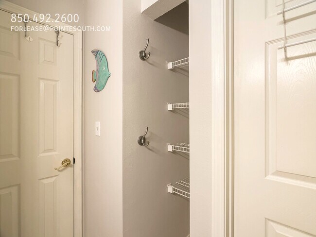 Building Photo - 13500 Sandy Key Dr