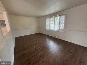 Building Photo - 285 Denton Dr