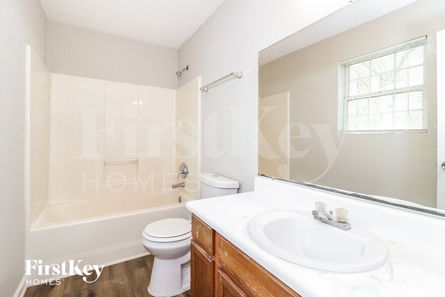 Building Photo - 1074 Bridle Creek Dr