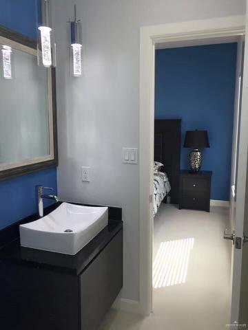 Building Photo - 12 E St