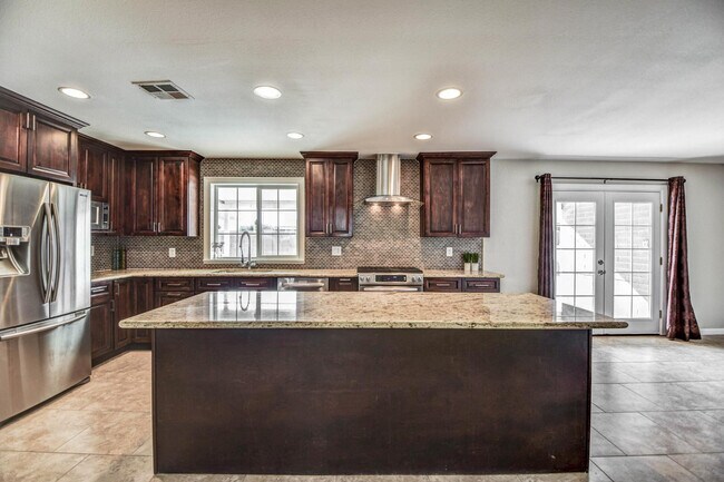 Building Photo - 21 E McKinley St