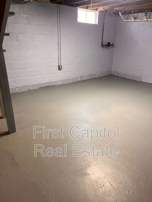 Building Photo - 192 N 5th St