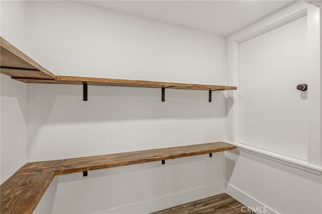 Building Photo - 234 Spanish Spur